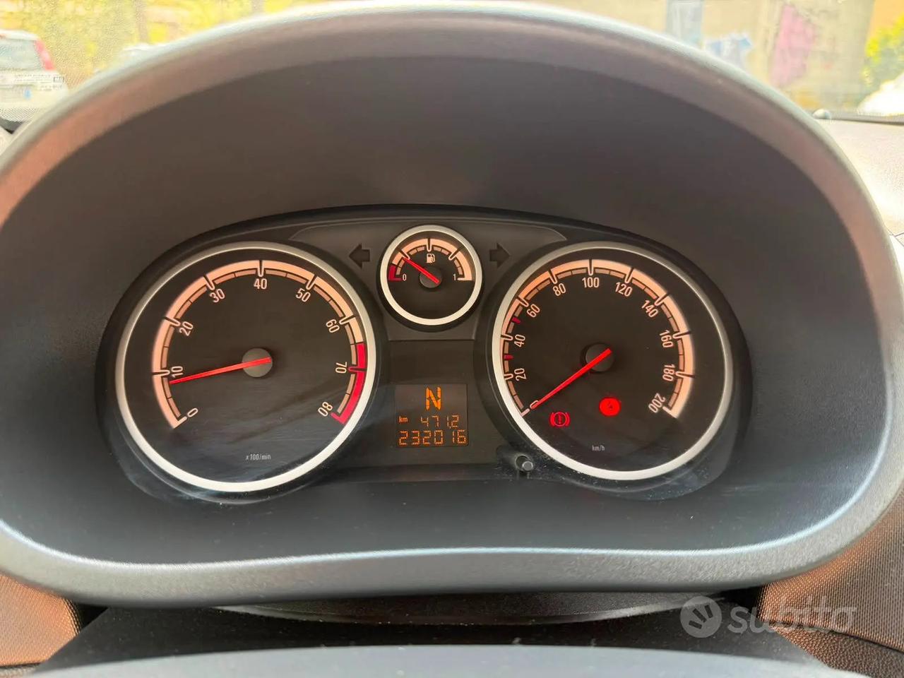 OPEL CORSA AUTOMATICA GPL
