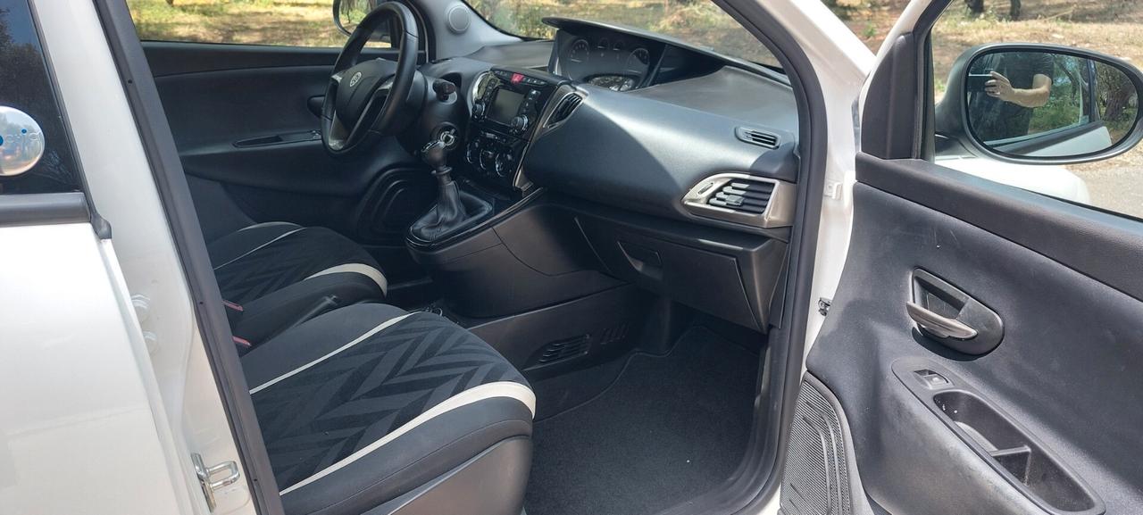 Lancia Ypsilon 1.2 69 CV 5 porte GPL Ecochic Gold