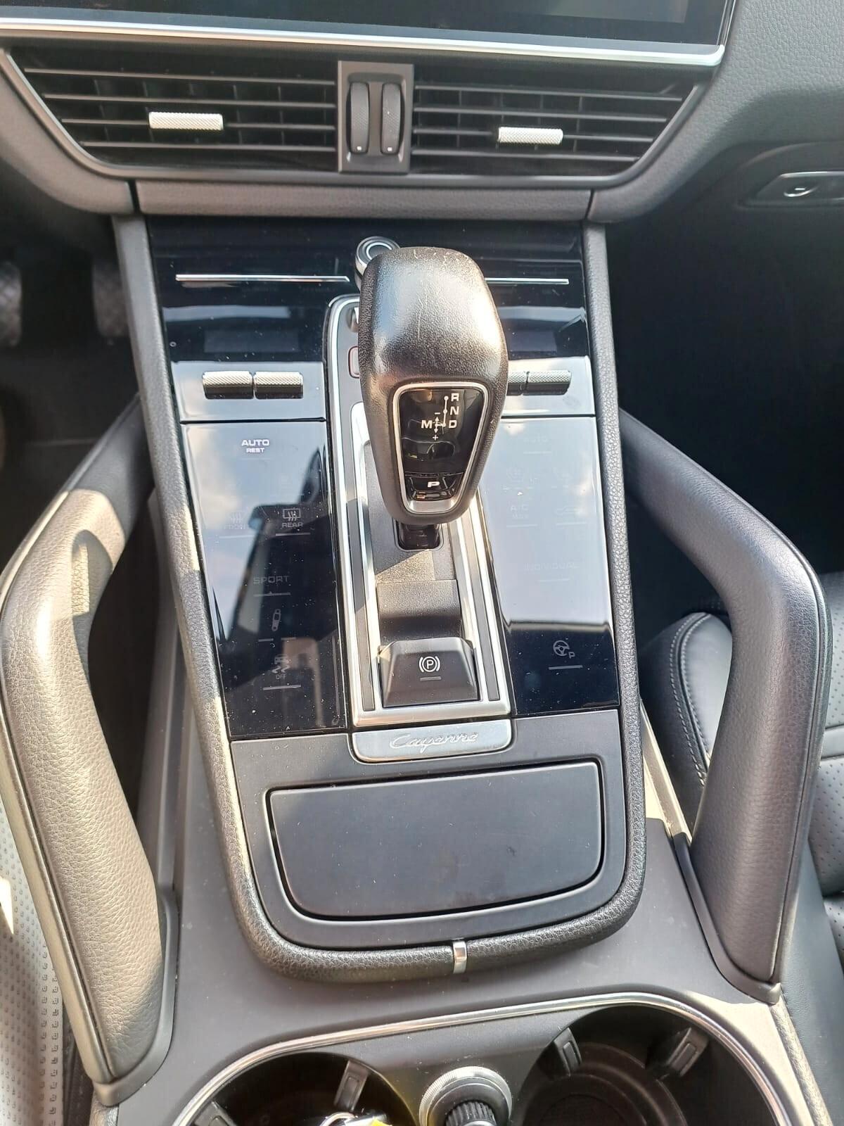 Porsche Cayenne 3.0 V6