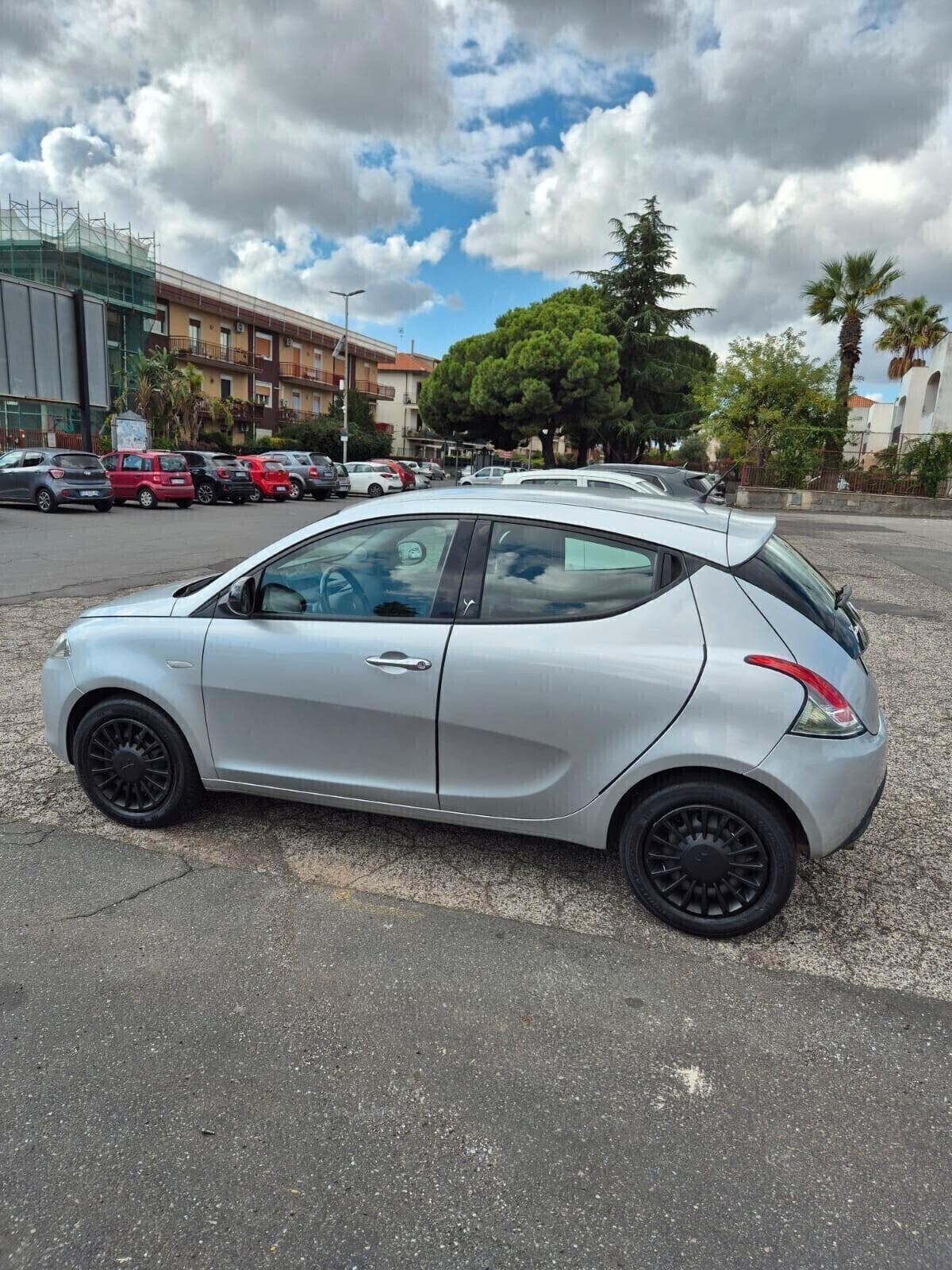 Lancia Ypsilon 1.2 69 CV 5 porte Platinum