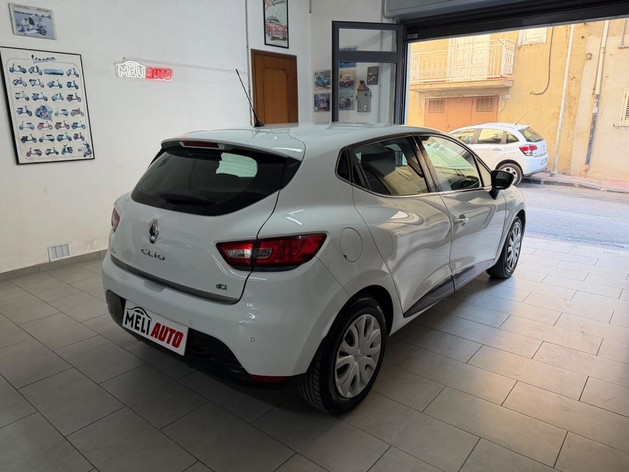 Renault Clio 1.5 DCI 75CV Costume National