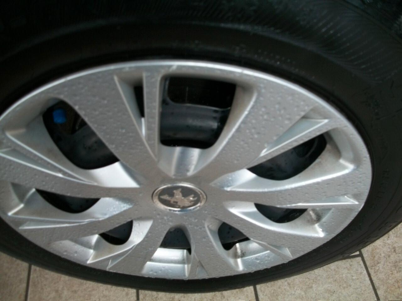 Peugeot 208 PureTech 82 5 porte Active riferimento fp836 CC 1199 EURO 06 KM 62940 TALIANDATI CON NAVI E SEDILI RISCALDATI GARANZIA UN ANNO SI NEOPATENTATI