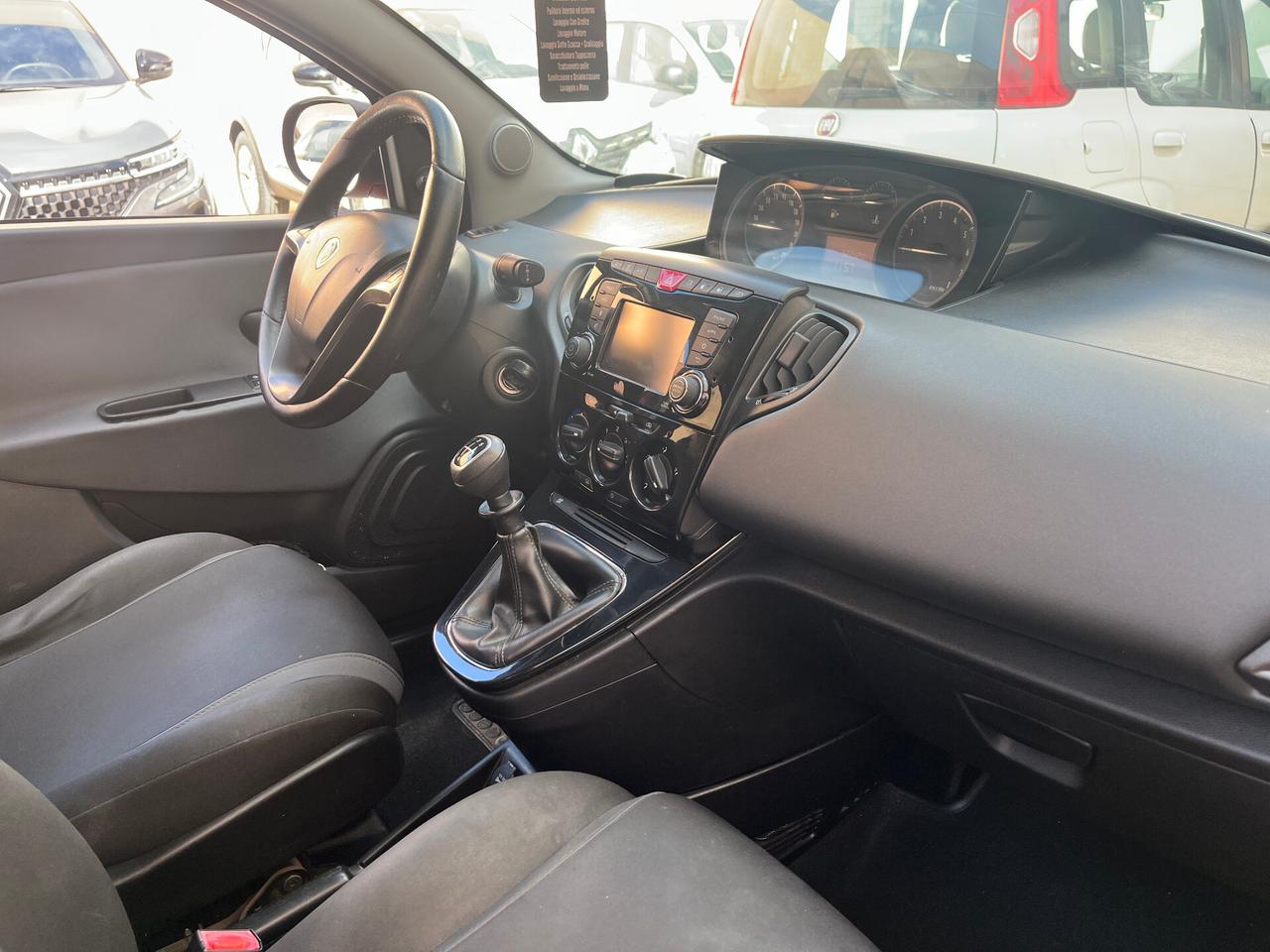 Lancia Ypsilon 1.2 69 CV 5 porte GPL Ecochic Gold