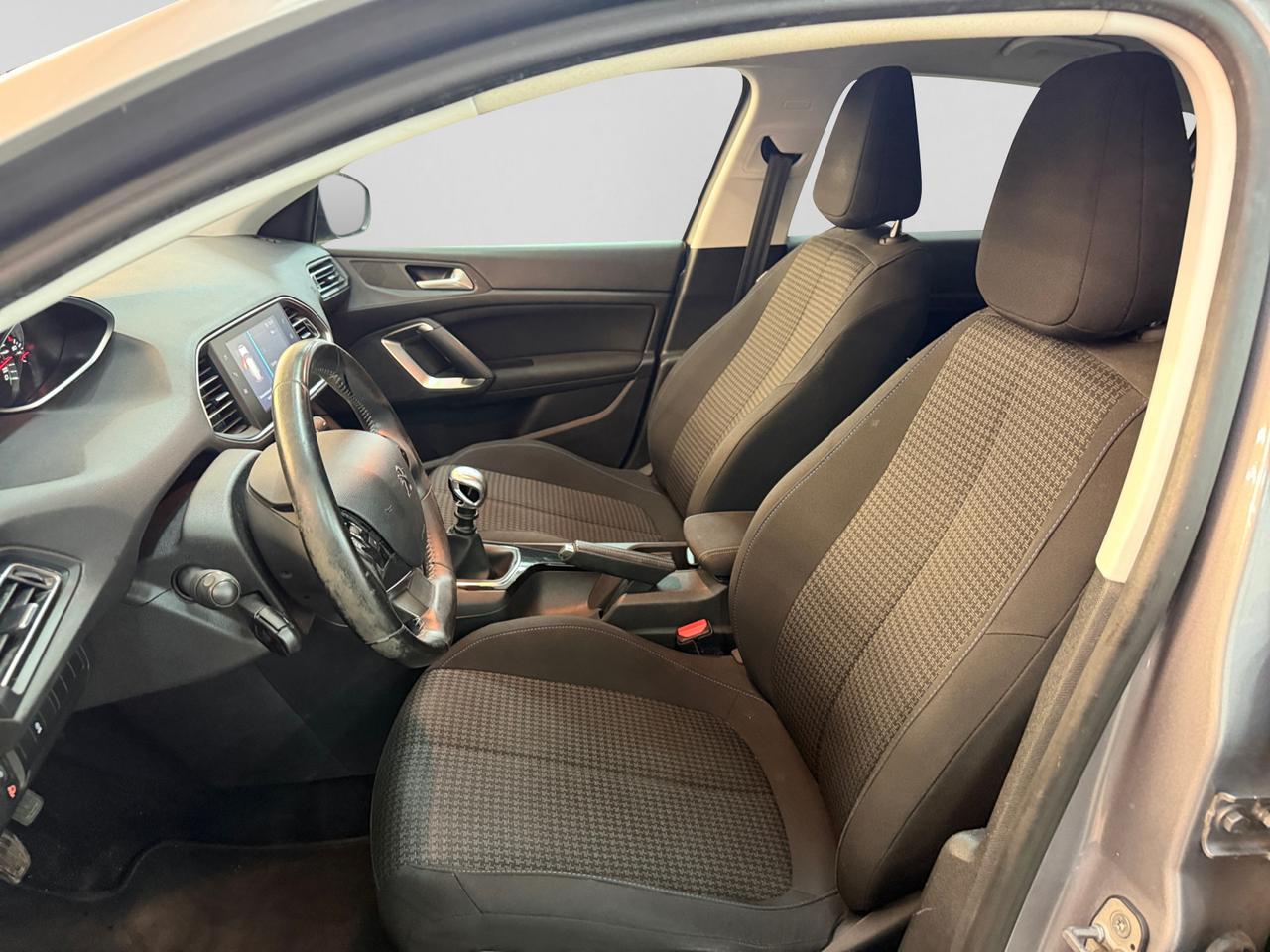 PEUGEOT 308 II 2018 - 308 5p 1.5 bluehdi Allure s&s 130cv