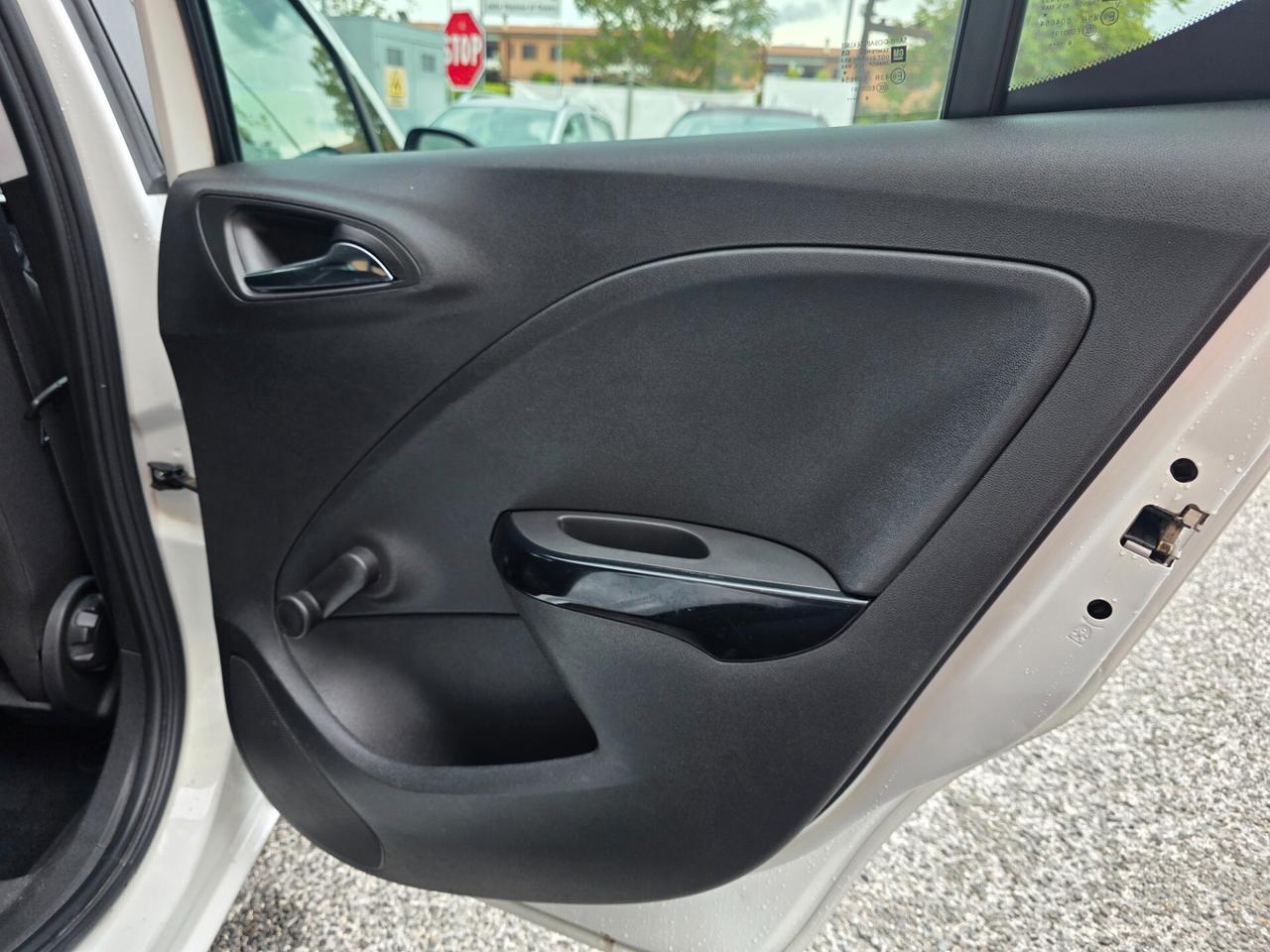 Opel Corsa 1.2 Coupé b-Color