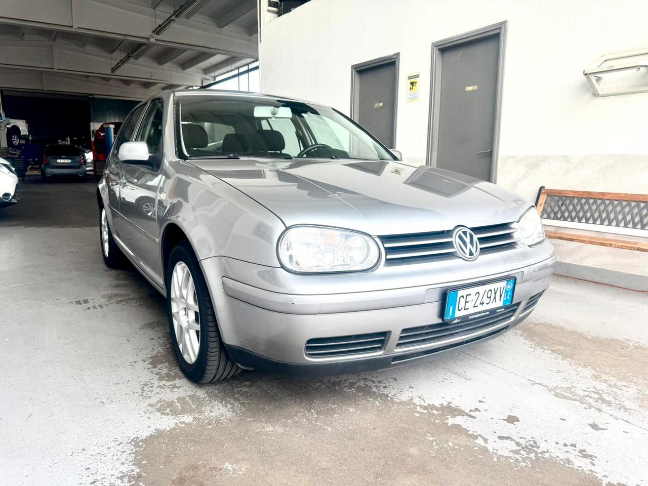 Volkswagen Golf 1.6 16V cat 5p. Highline
