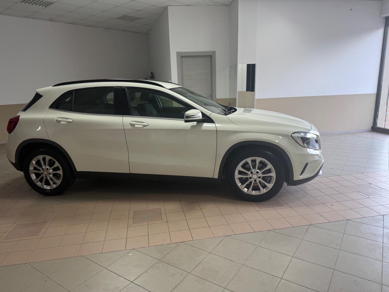 Mercedes-benz GLA 180 d Automatic Premium