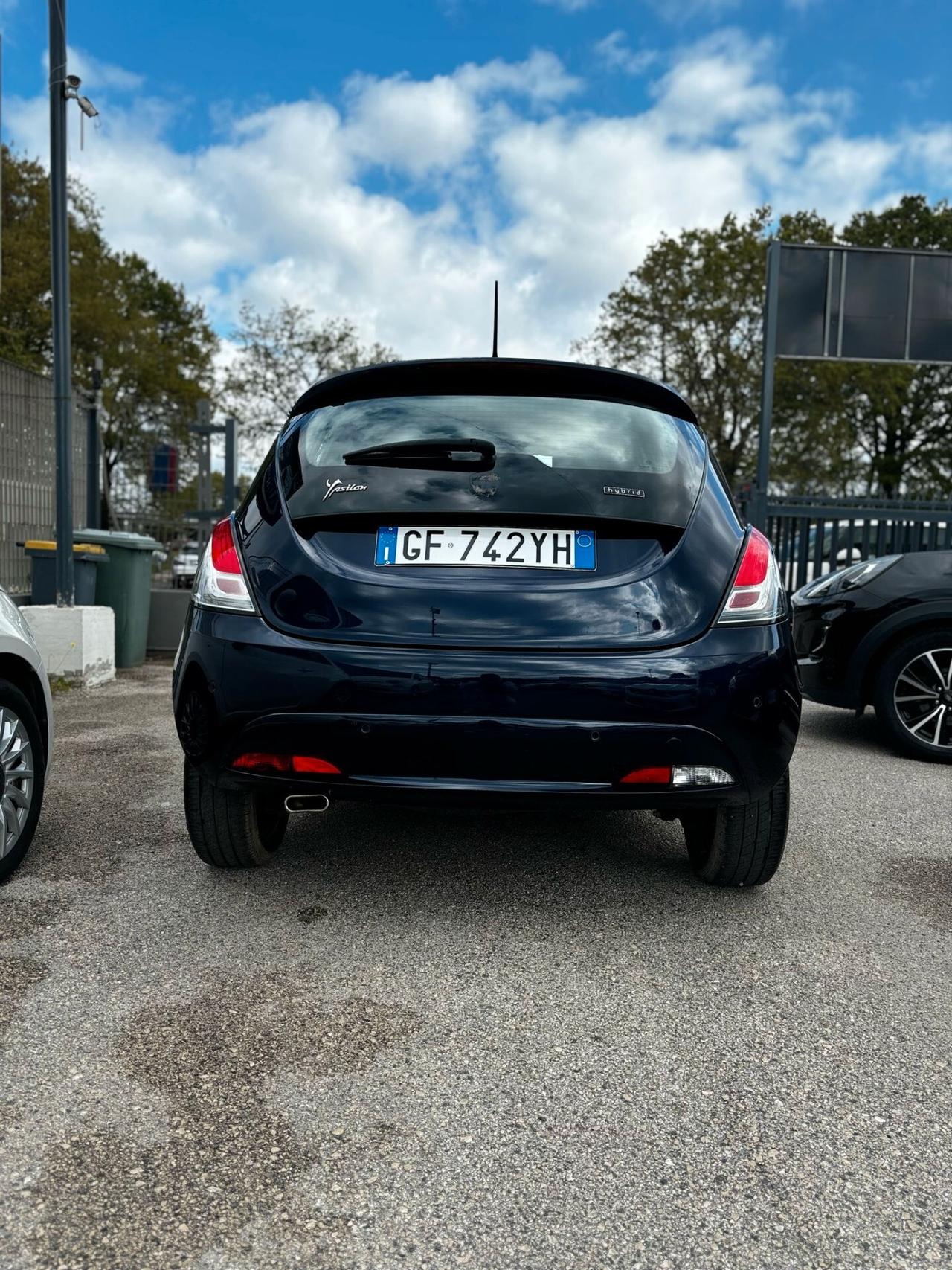Lancia Ypsilon 1.0 FireFly 5 porte S&S Hybrid Ecochic Gold