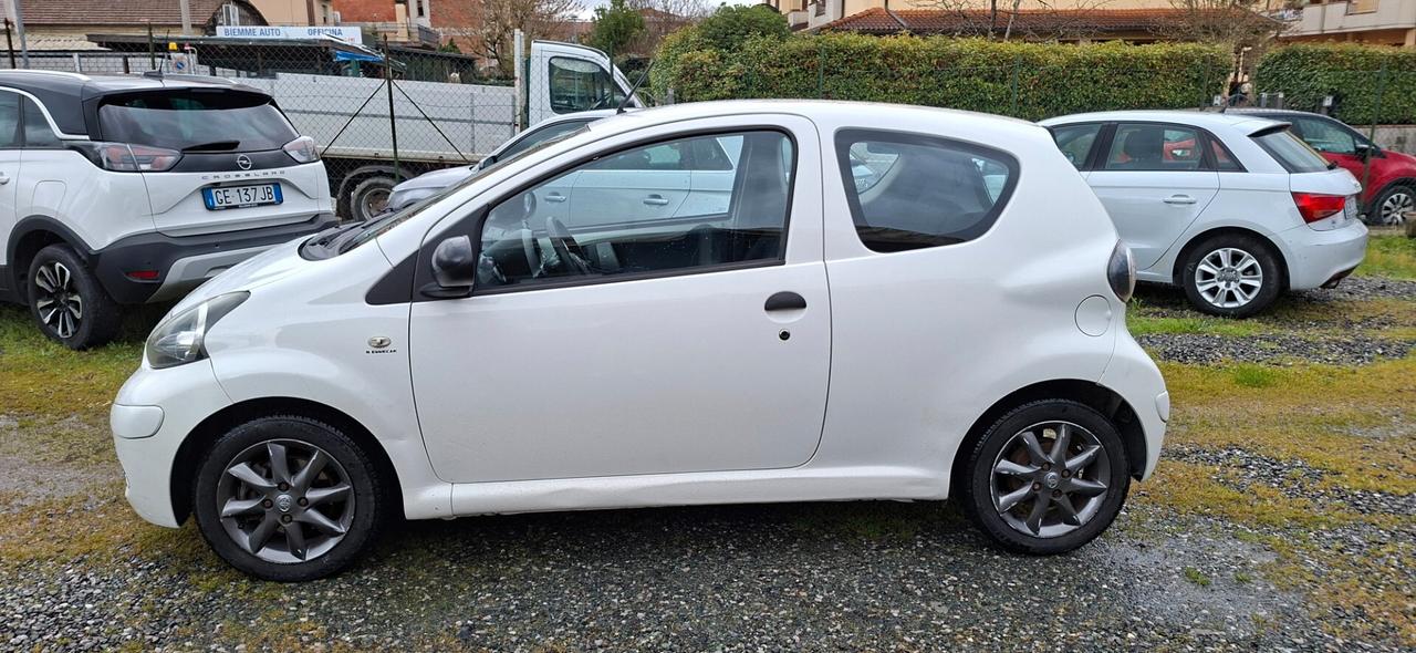 Toyota Aygo 1.0 12V VVT-i 3 porte Now Connect