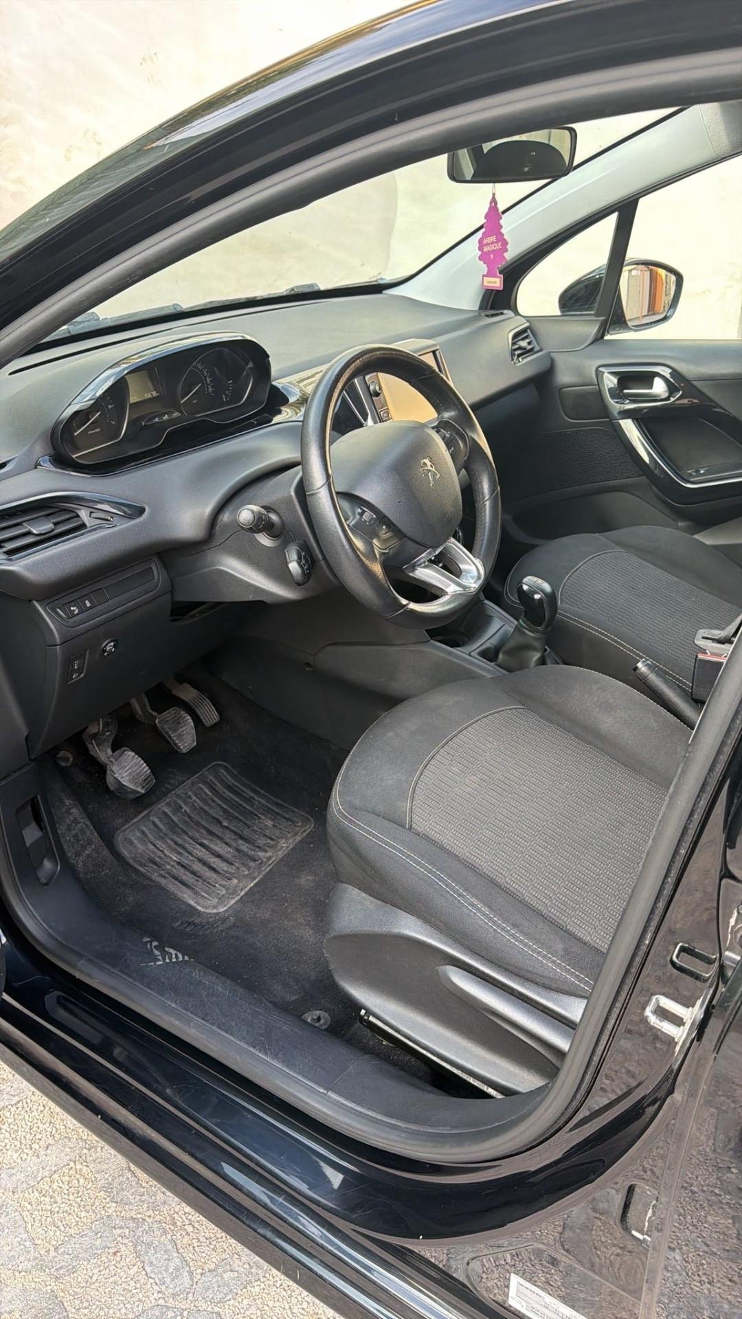 Peugeot 208 PureTech 82 5p. GPL Access