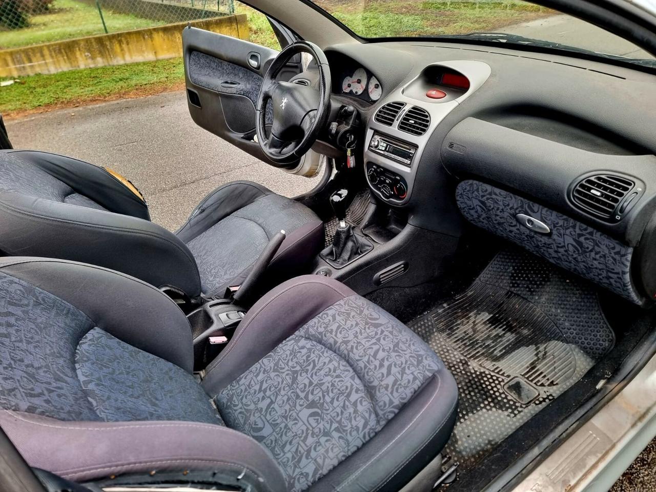 Peugeot 206 1.6 ADATTA A NEOPATENTATI