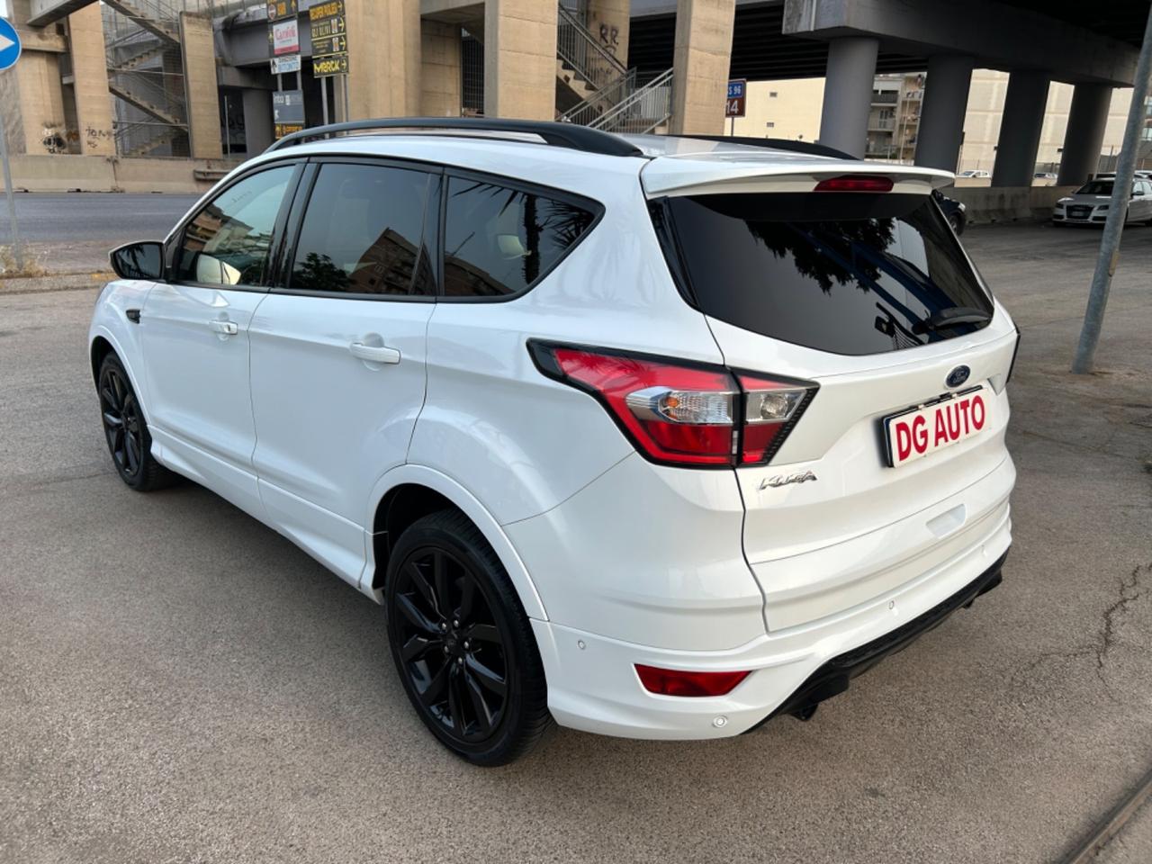 Ford Kuga 1.5 TDCI 120 CV ST-Line 2018 93.000 km