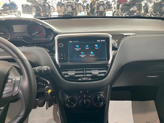 Peugeot 2008 1.2 puretech Signature s&s 82cv * 81 000 KM *