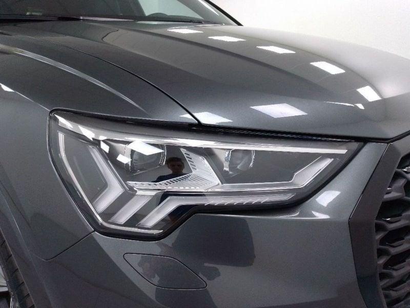 Audi Q3 Sportback 40 2.0 tdi Identity Black quattro 193cv s-tronic