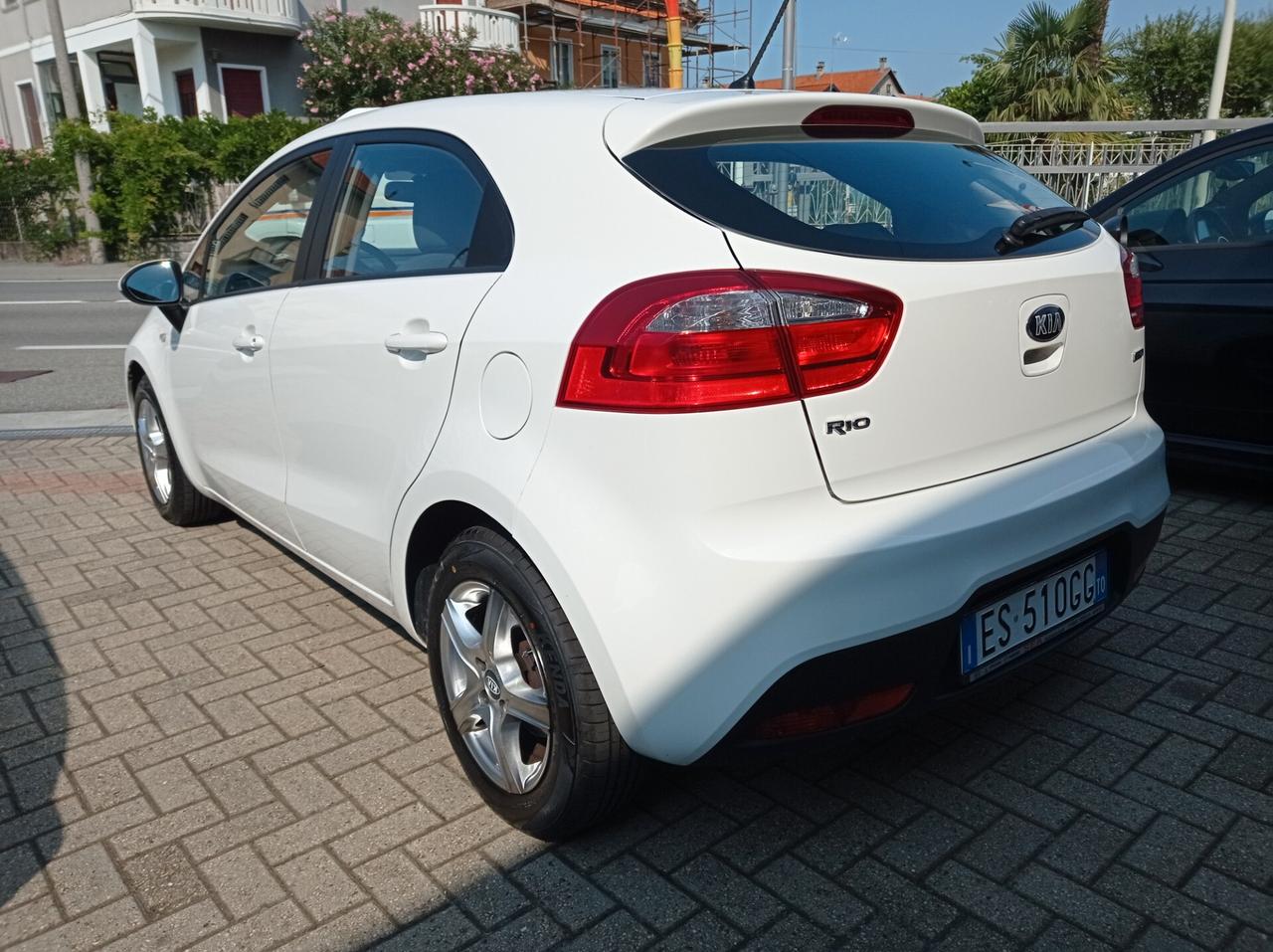 Kia Rio 1.1 CRDi WGT 5p. LX