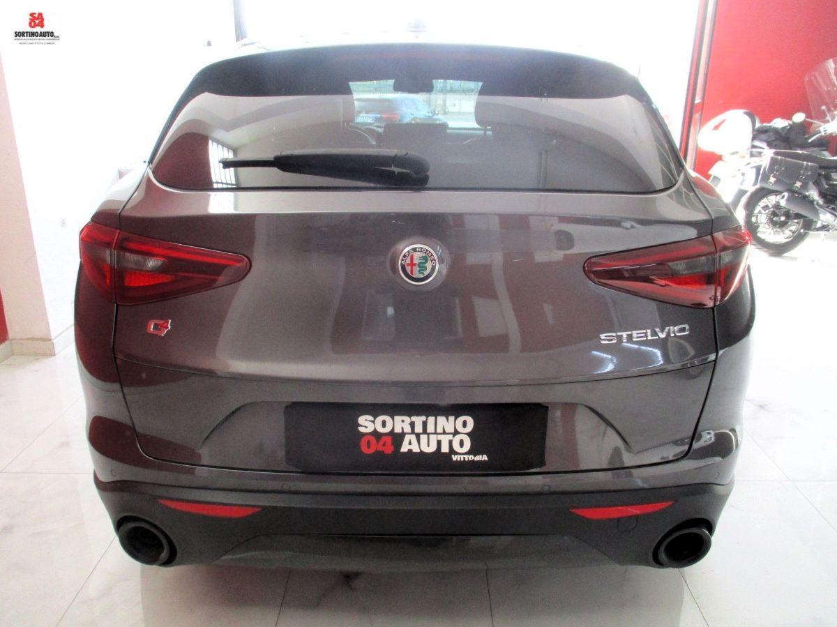 A.R.Stelvio 2.2 T.diesel 190cv AT8 Q4 Exec.-2022