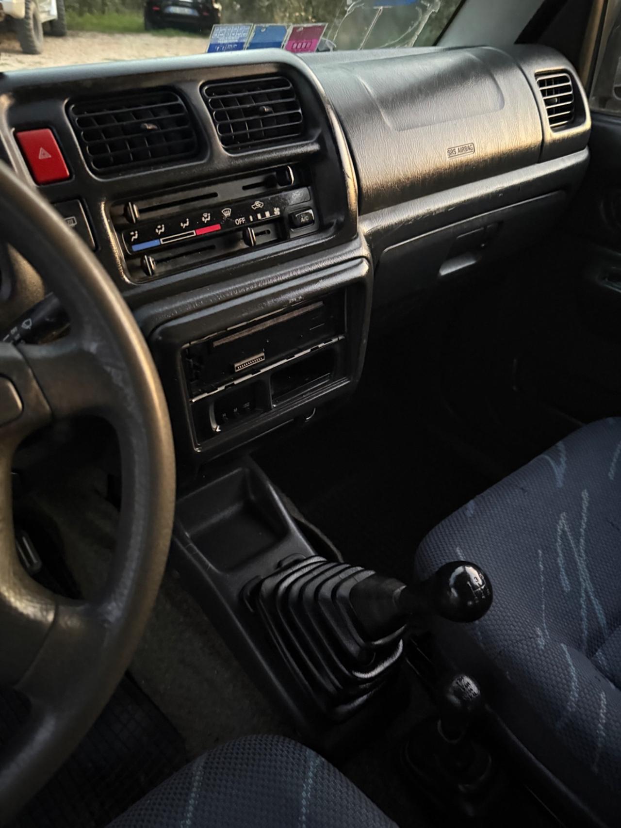 Suzuki Jimny 1.3i 16V cat 4WD JLX Mode