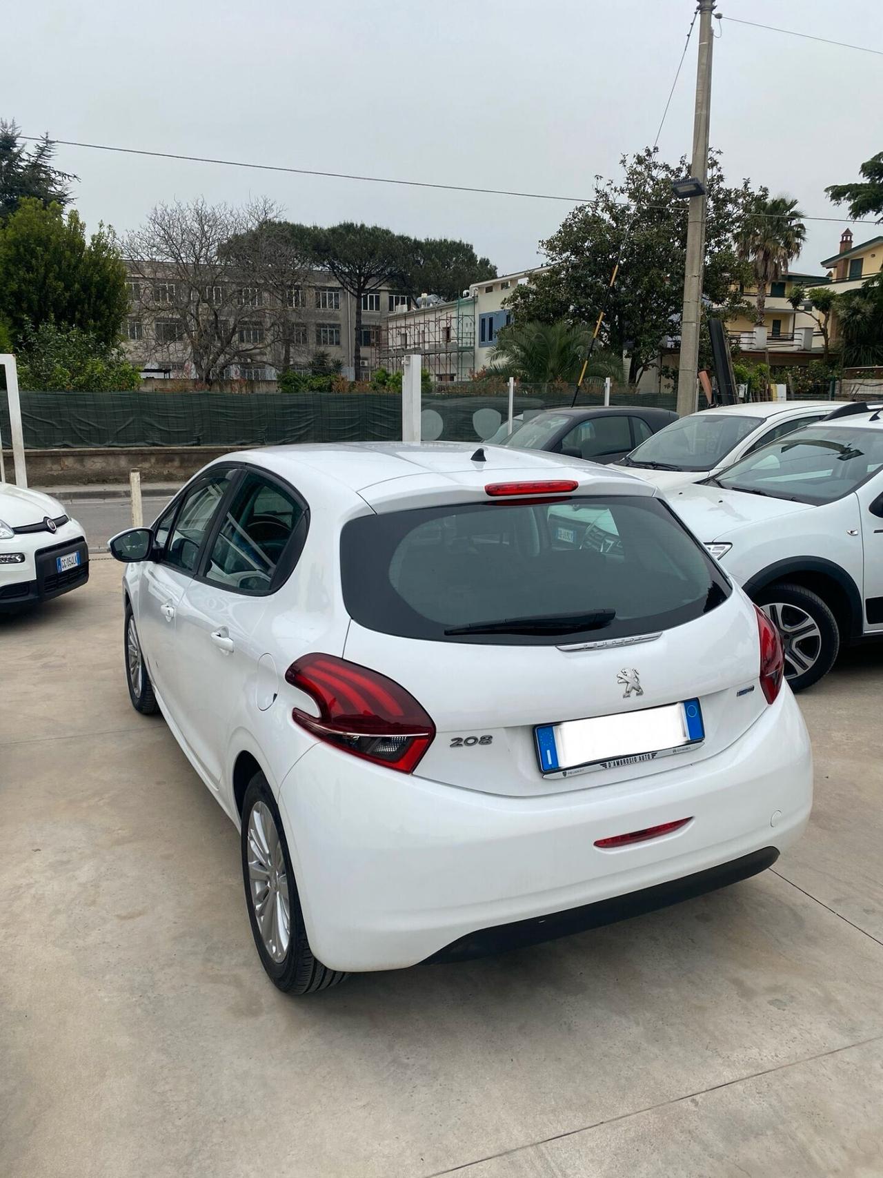 Peugeot 208 PureTech 82 5 porte Allure