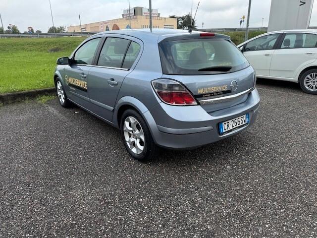 Opel Astra 1.4 16V Twinport 5 porte Enjoy