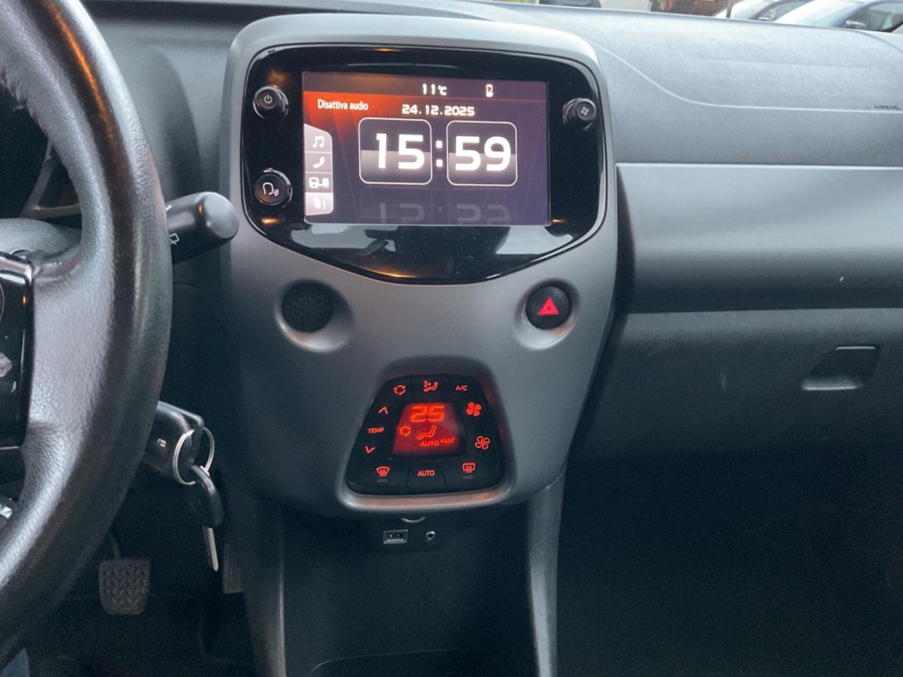 Toyota Aygo 1.0 VVT-i 72 CV 5 porte x-cite OK NEOPATENTATI