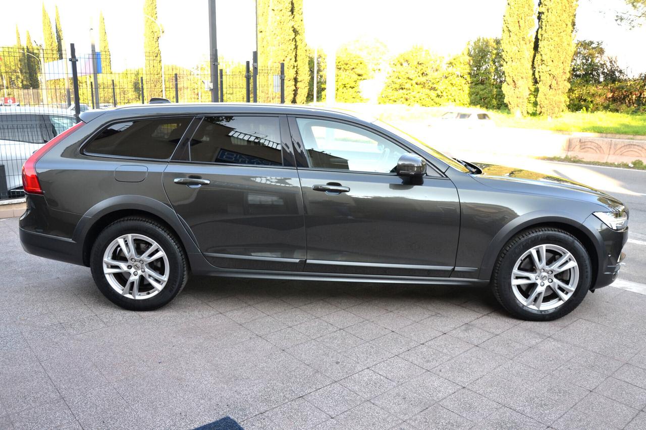 Volvo V90 Cross Country 2.0 D5 AWD 235CV AUTOM. **UNIPRO'**PREZZO VERO**