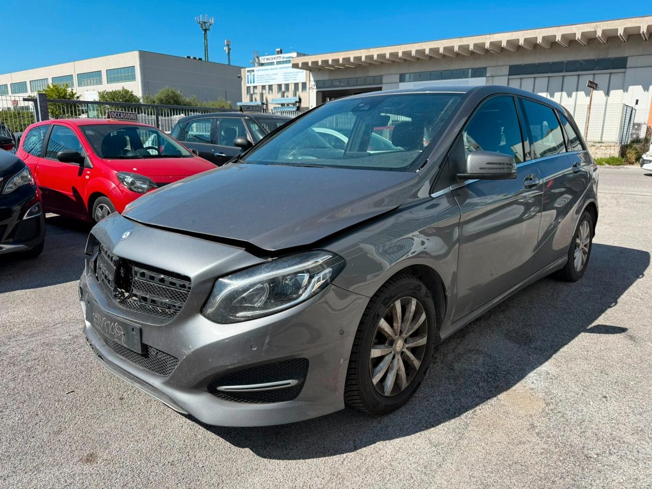 Mercedes B 180D INCIDENTATA X RIVENDITORI 2016
