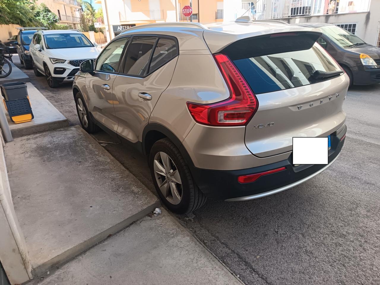 Volvo XC40 Core Autocarro N1 Detraibile al 100%