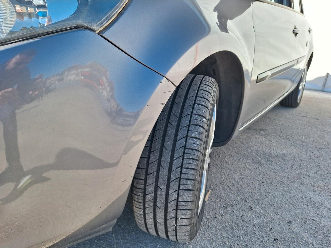 Renault Clio 1.2 16V SporTour Yahoo!