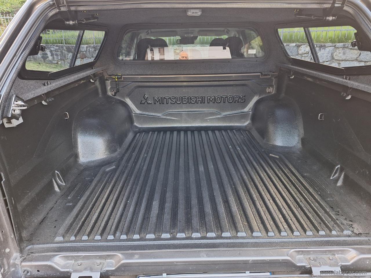 MITSUBISHI L200 2.3 D DoubleCab 4x4 Intense HARD TOP BLOCC