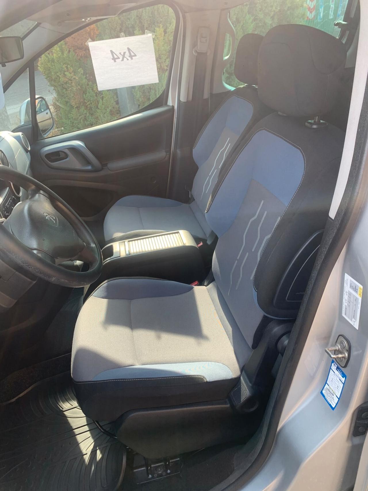 Peugeot Partner 4X4 vetrato 4 posti tdi manuale - autocarro 300000 km ma sempre tagliandato, va bene