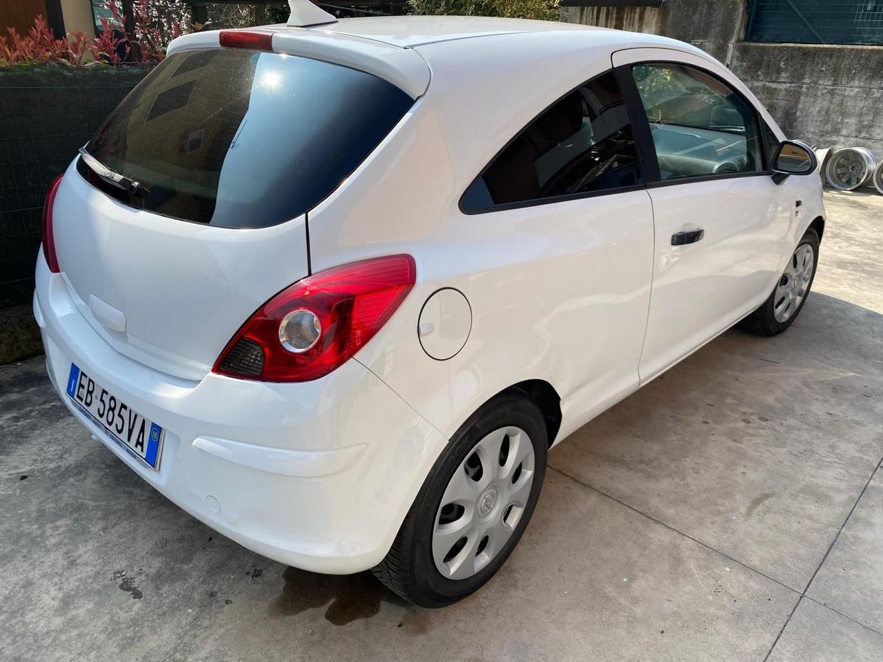 Opel Corsa 1.2 80CV 3 porte GPL-TECH Edition