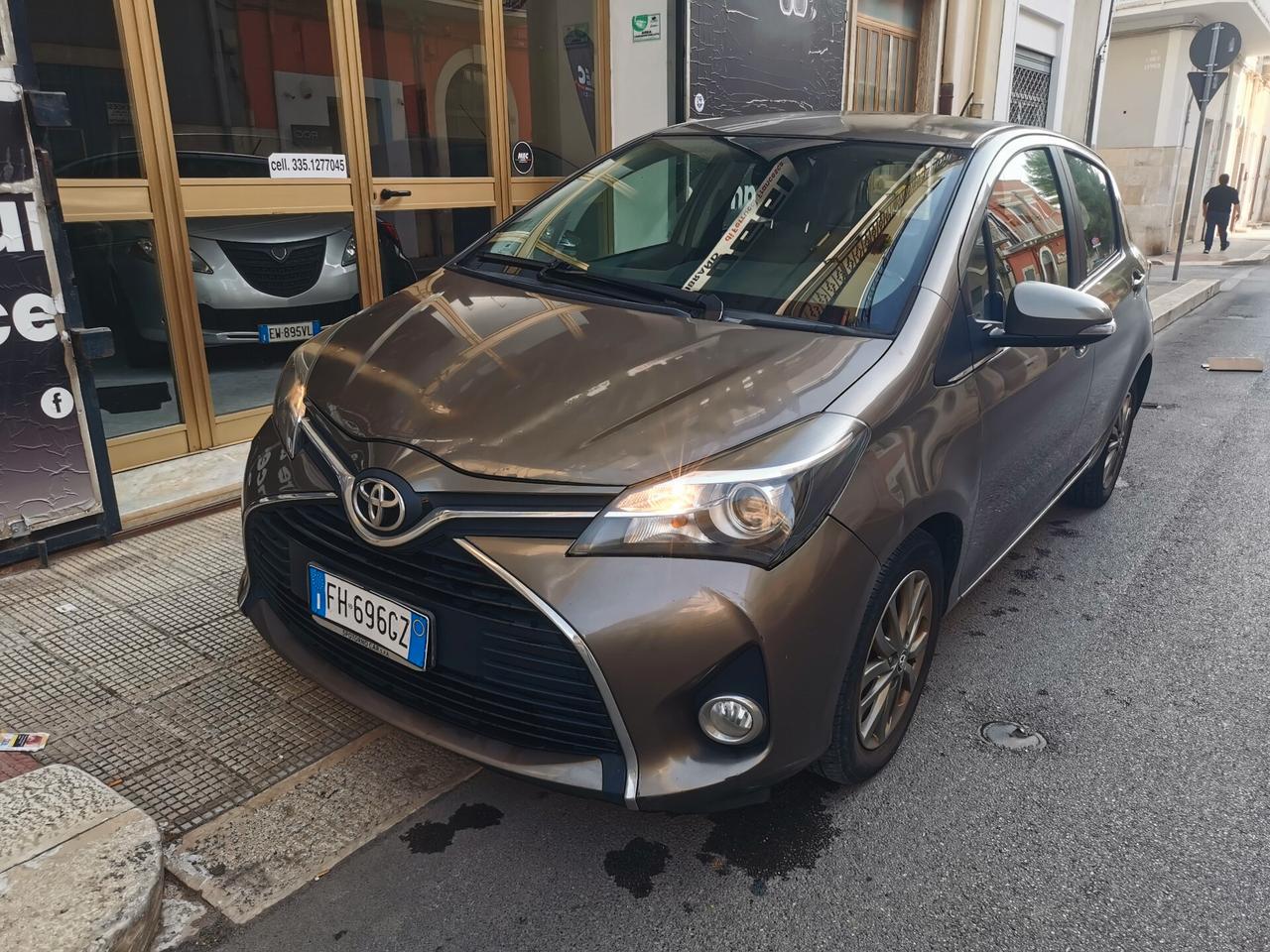 Toyota Yaris 1.0 70 CV 5 porte LOUNGE FULL CAMERA