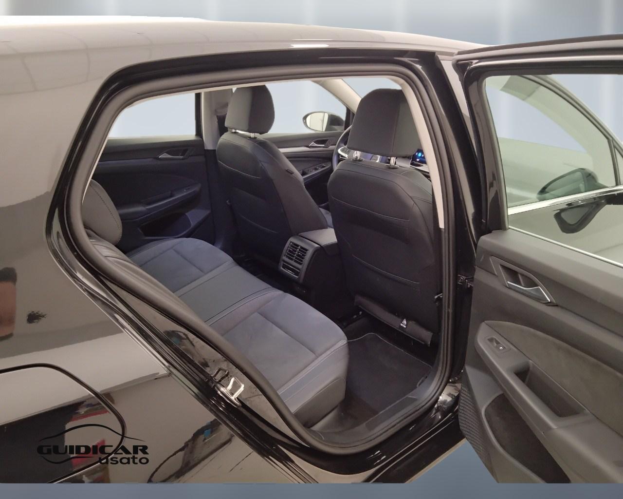 VOLKSWAGEN Golf VIII 2024 - Golf 2.0 tdi Life 150cv dsg