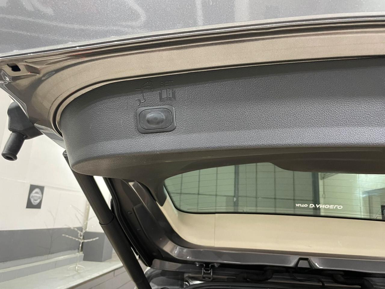Ford Kuga 2.0 TDCI 140 CV 4WD Powershift Titanium