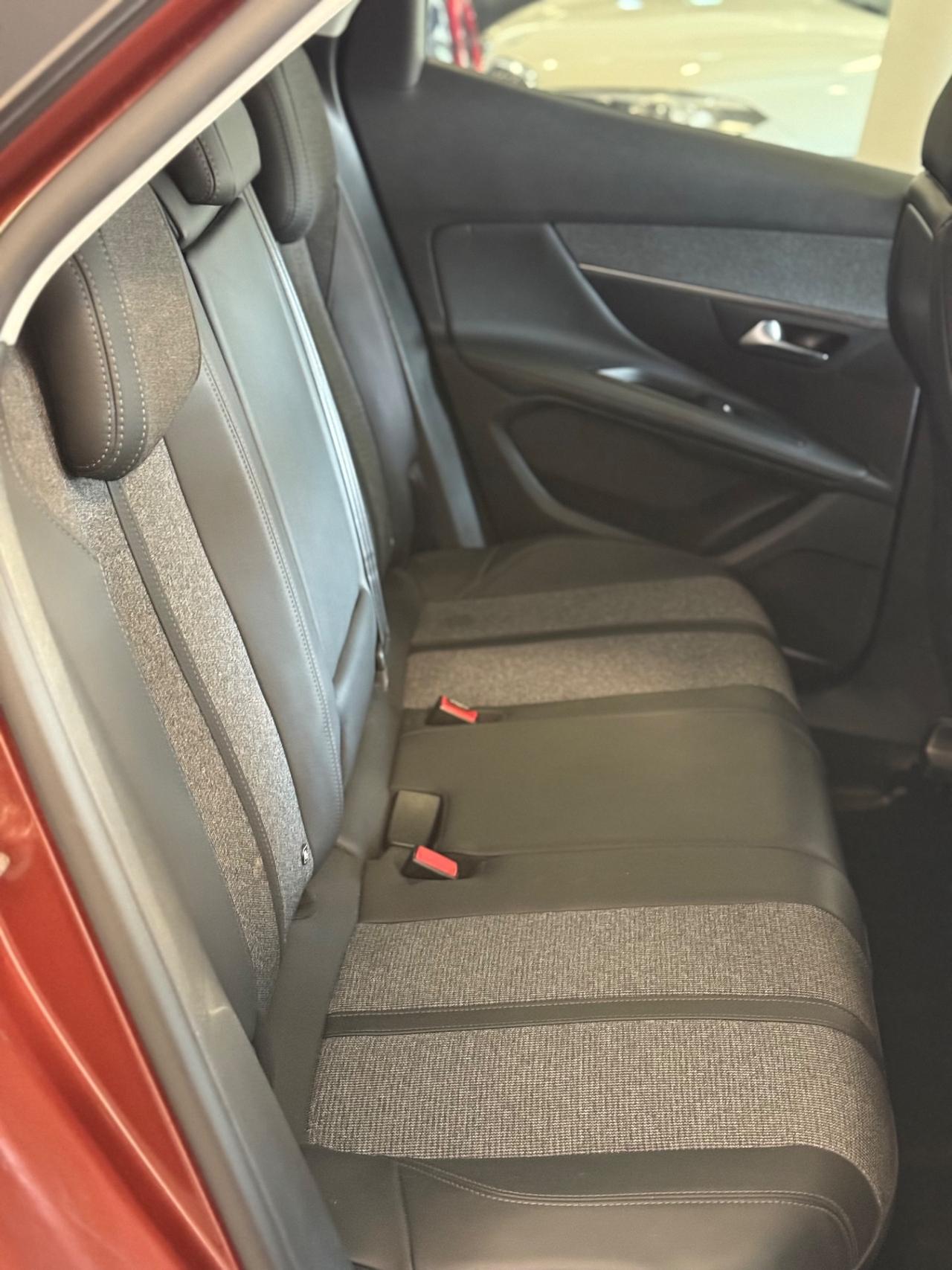 Peugeot 3008 BlueHDi 130 S&S EAT8 Allure