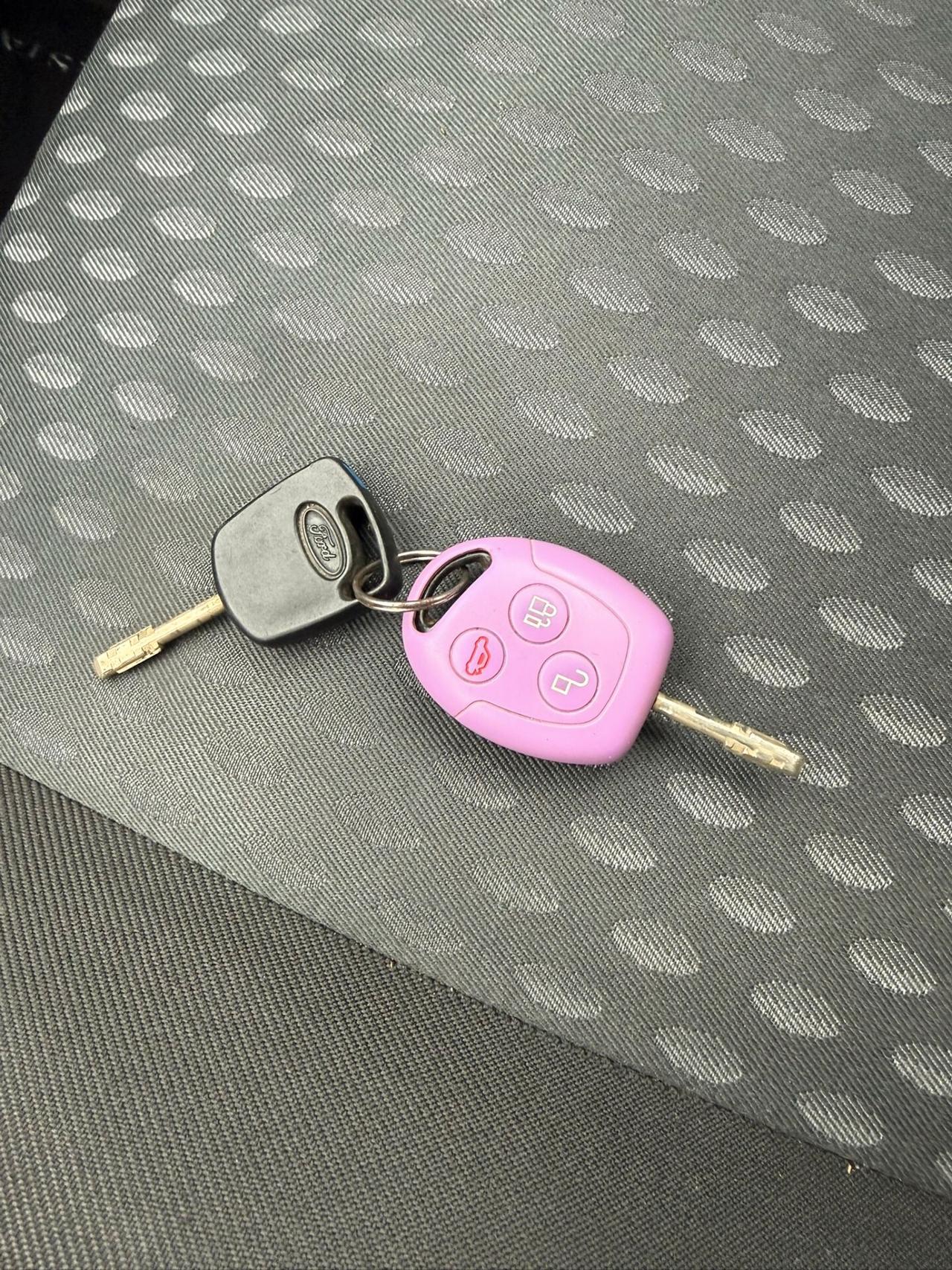 Ford Fiesta 1.2 16V 5P GHIA