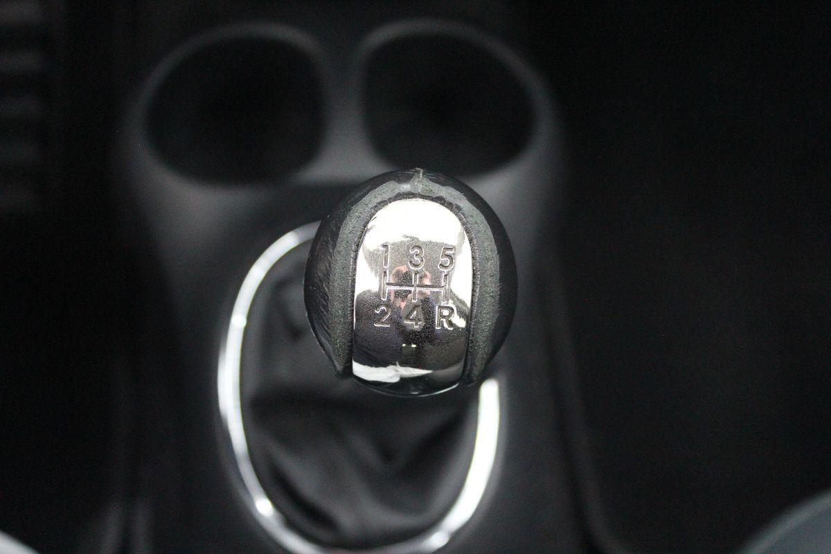 TOYOTA - Yaris - 16V 5 porte '03