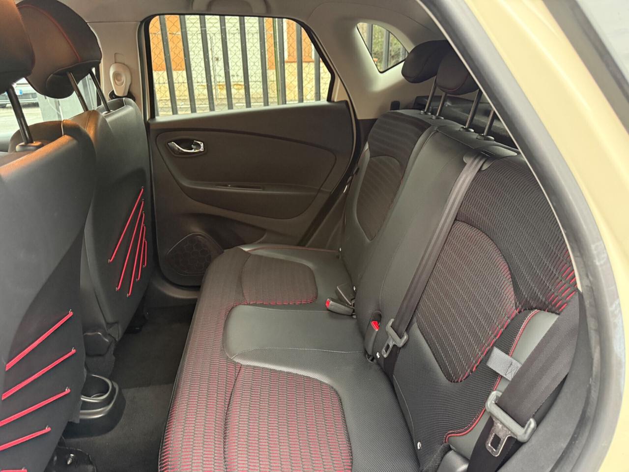 Renault Captur 1.5 dCi 90 CV EDC automatica