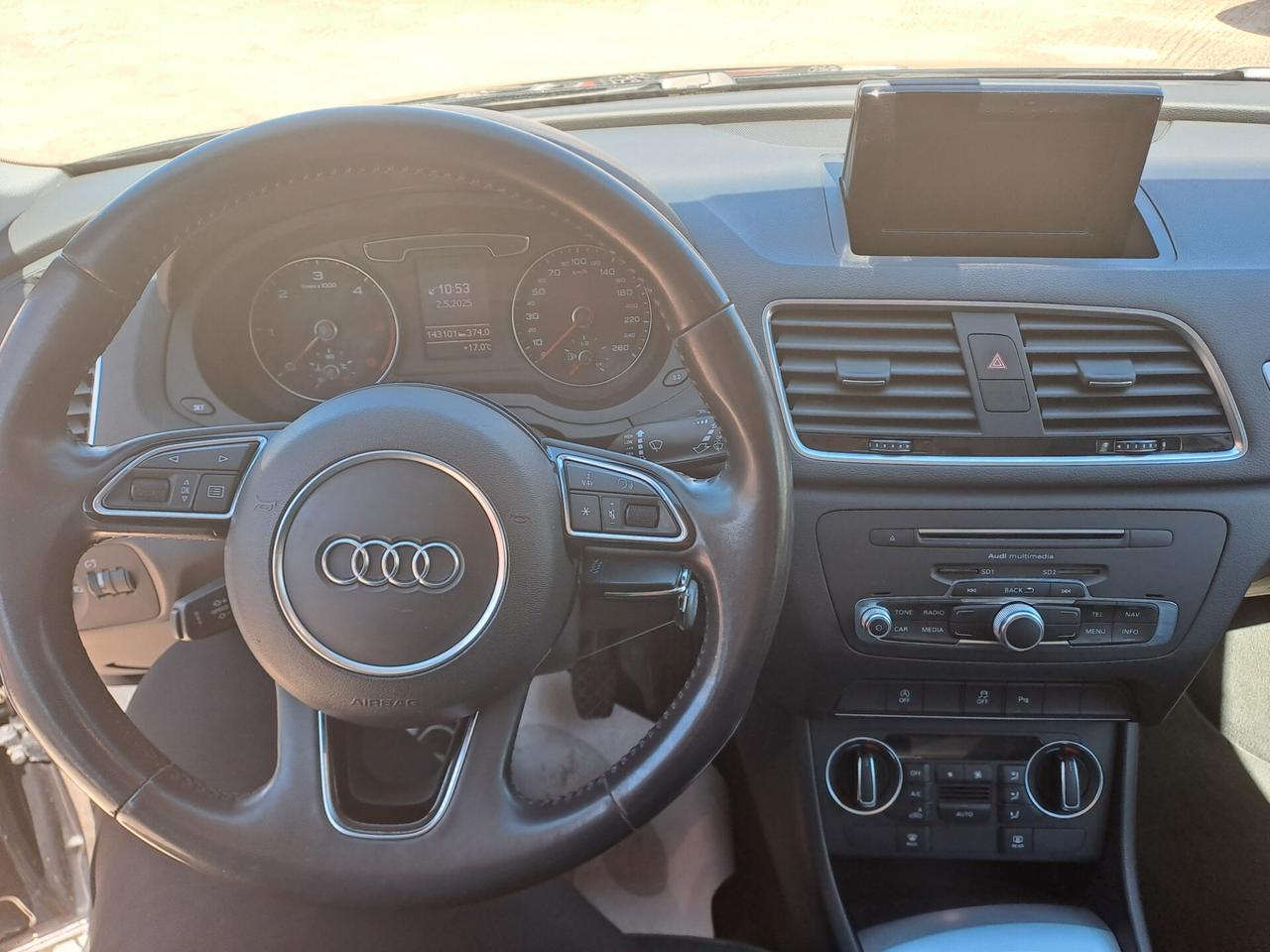Audi Q3 2.0 TDI 120 CV Business