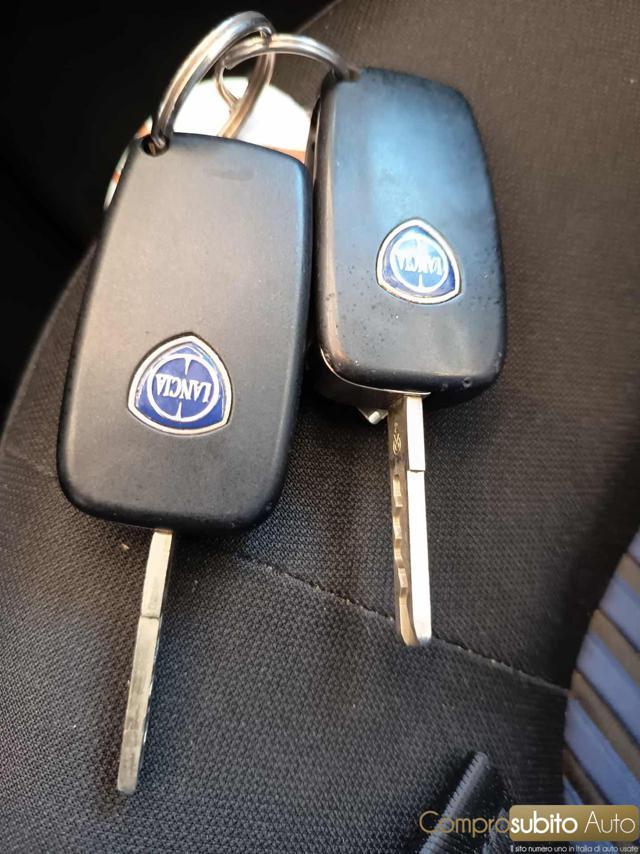 LANCIA Ypsilon 1.3 MJT 75 CV Platino