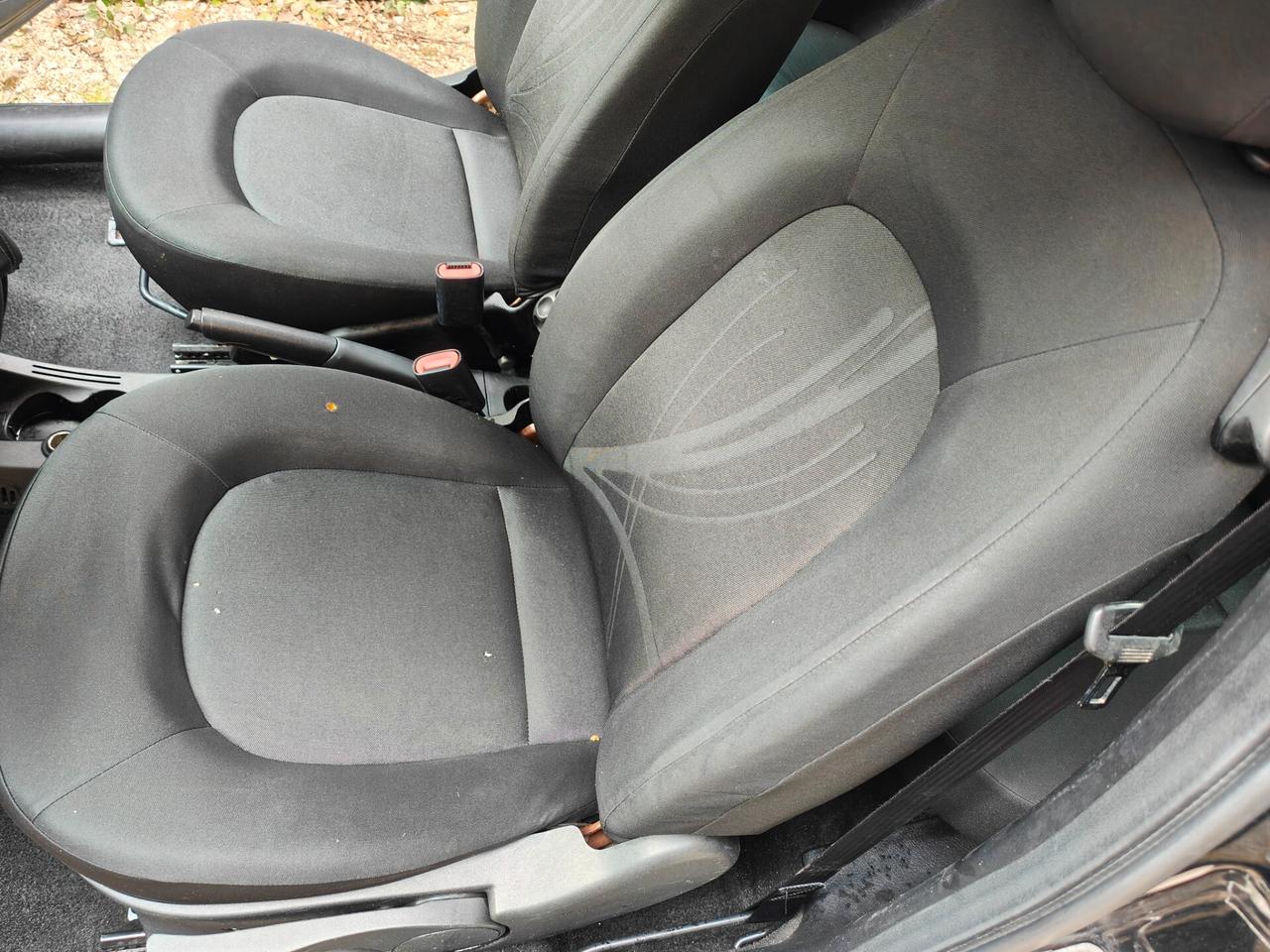 Lancia Ypsilon 1.2 69 CV Unyca