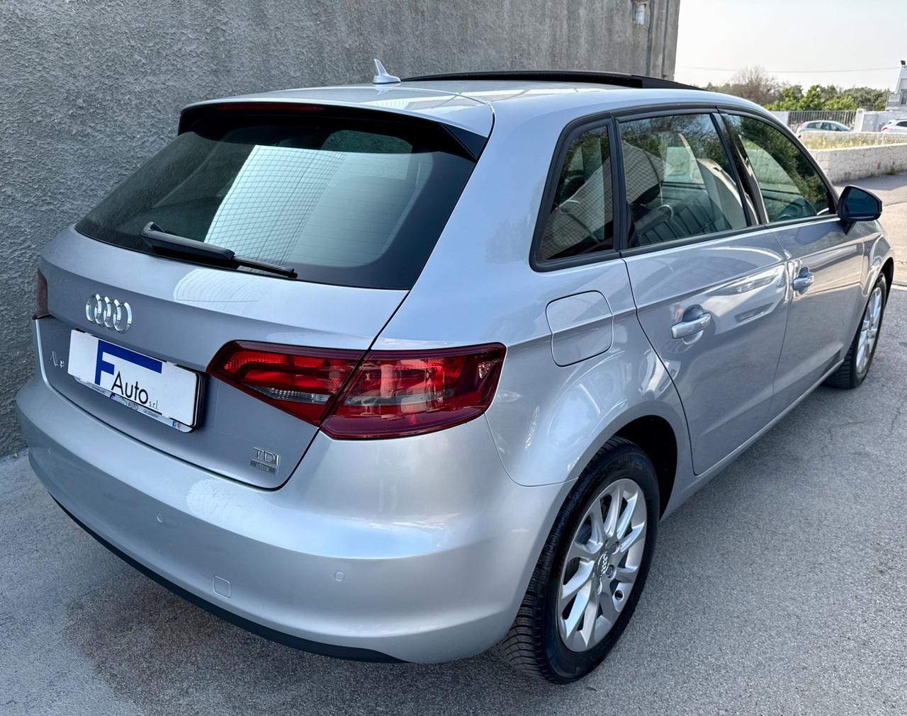 Audi A3 1.6 TDI,TETTO APRIBILE ,Climatronic bizona,Navi,ecc.