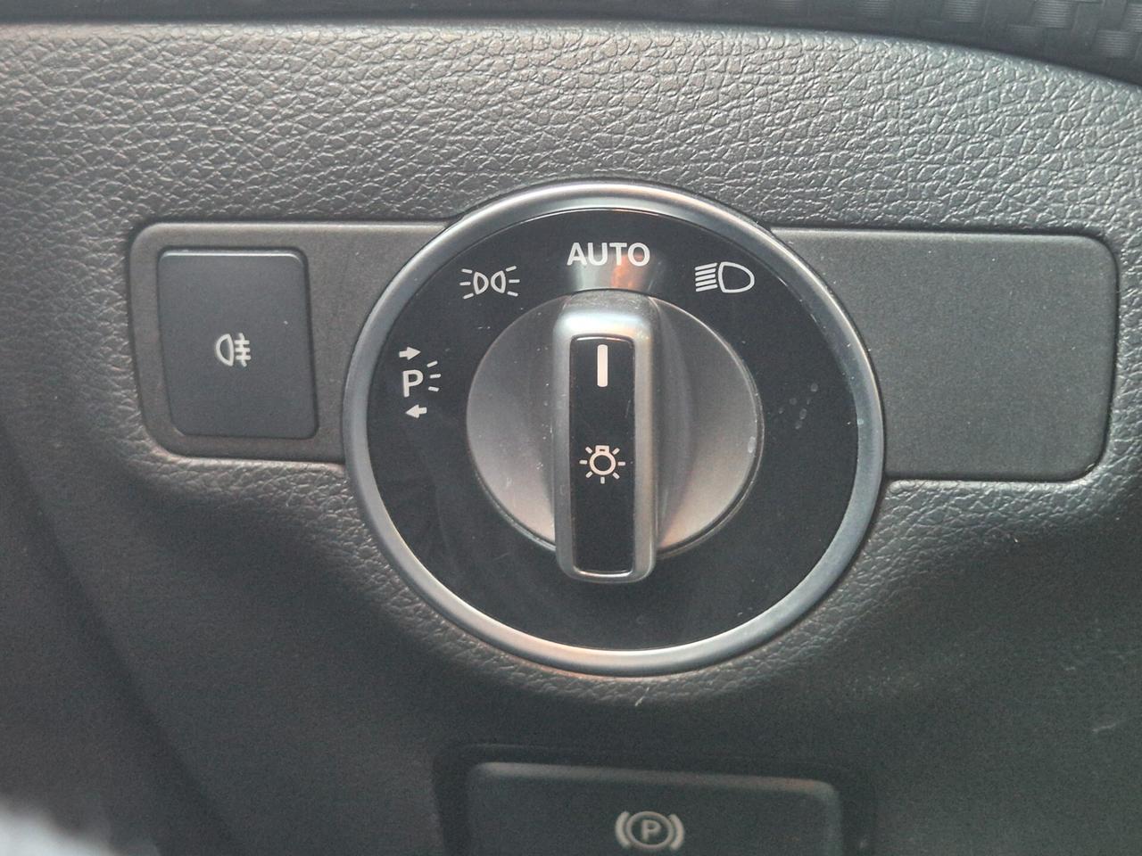 Mercedes-benz A 180 d AMG Premium