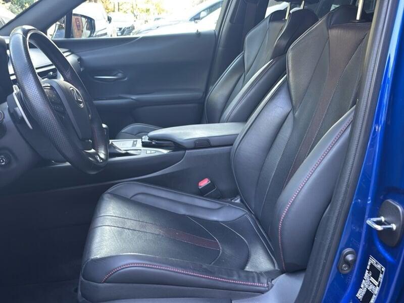 Lexus UX Hybrid F-Sport 2WD