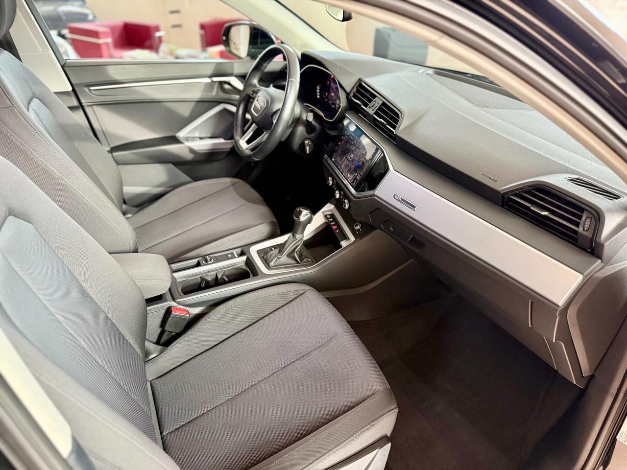 Audi Q3 Sportback 35 2.0 tdi Bus. Plus s-tronic Matrix