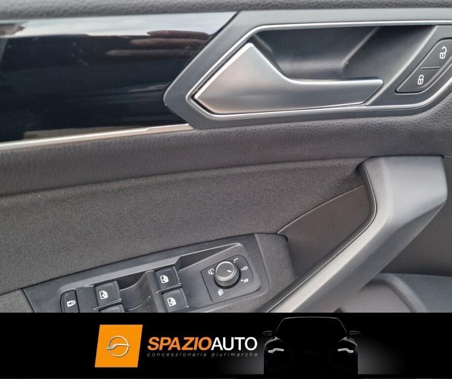 Volkswagen Touran NEW 1.6 TDI 115 CV *CONNECTED* FULL OPTIONAL