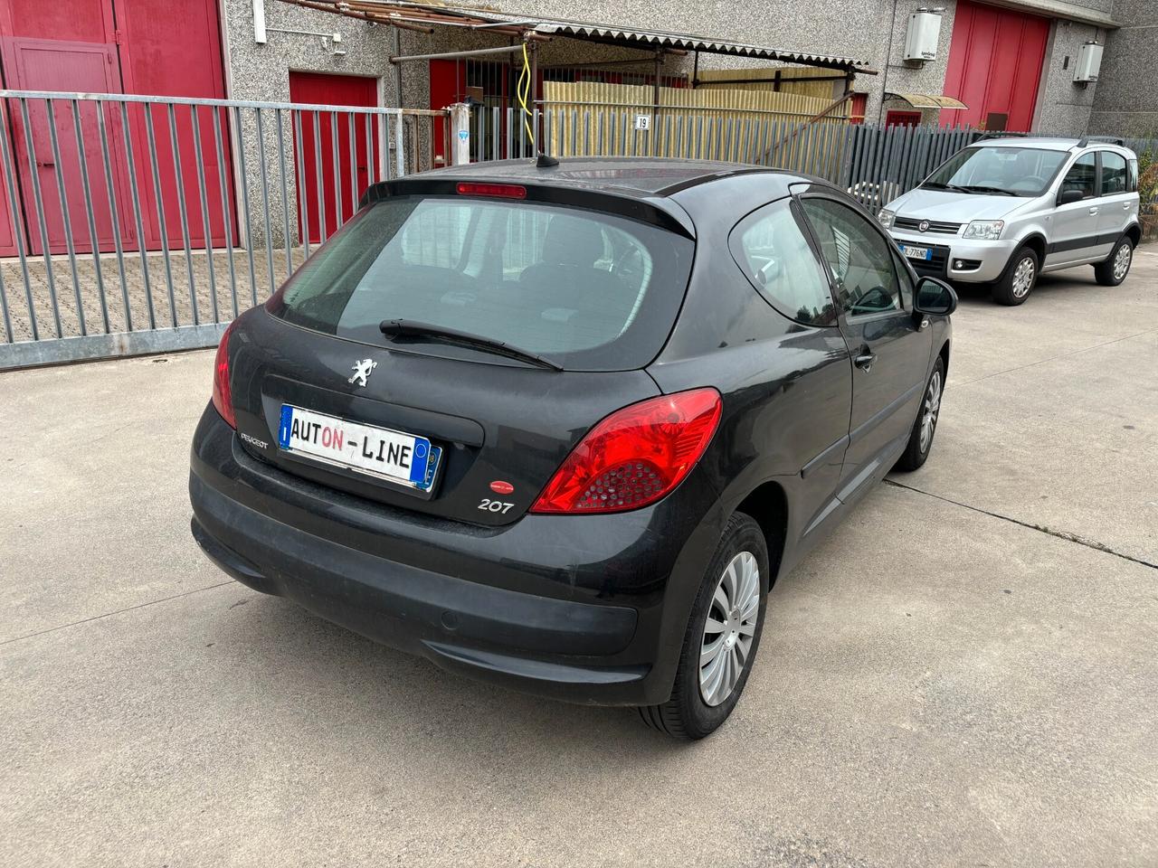 Peugeot 207 1.4 8V 75CV 3p. ONE Line