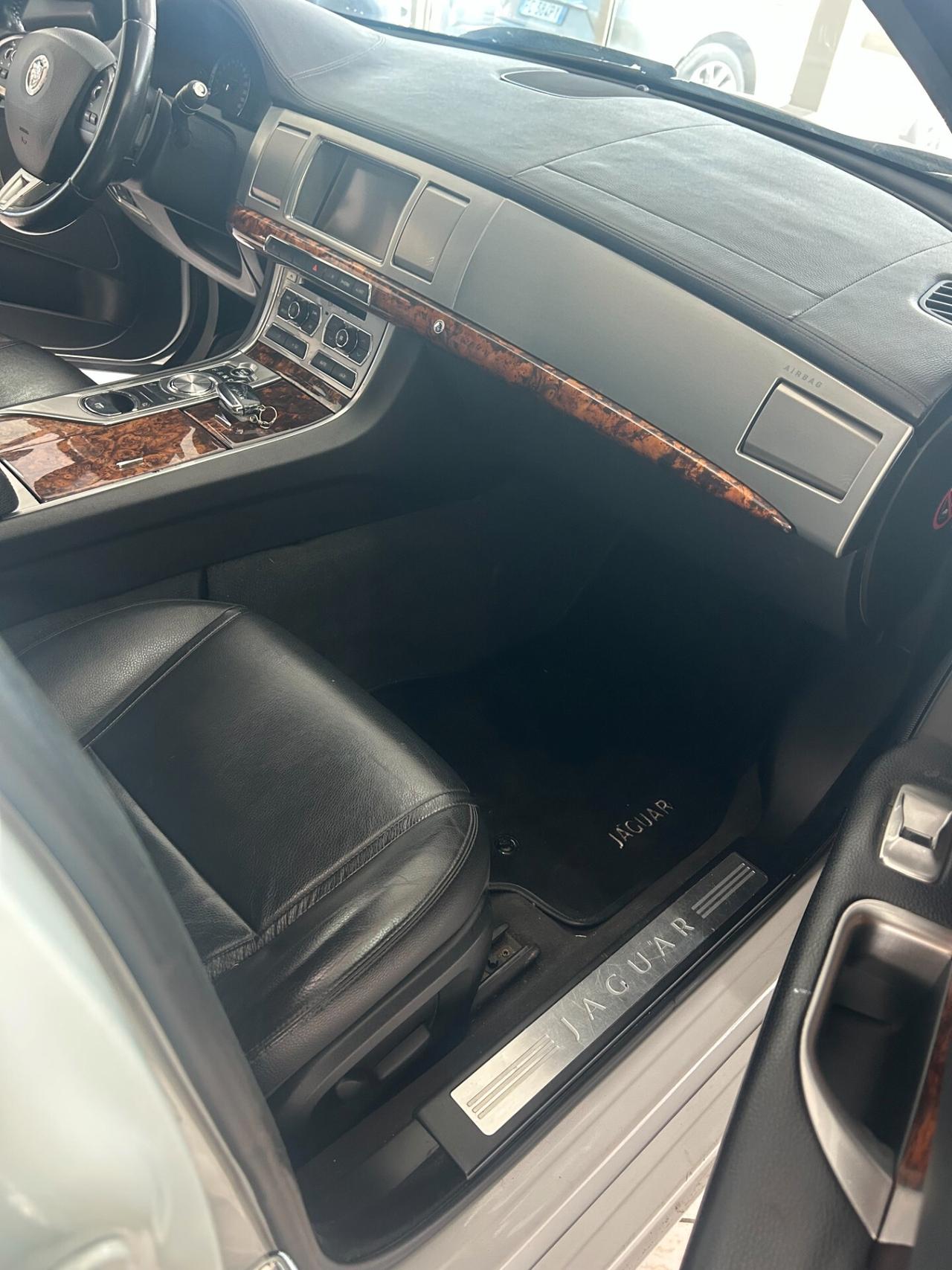 Jaguar XF Sportbrake 2.2 D 200 CV Luxury