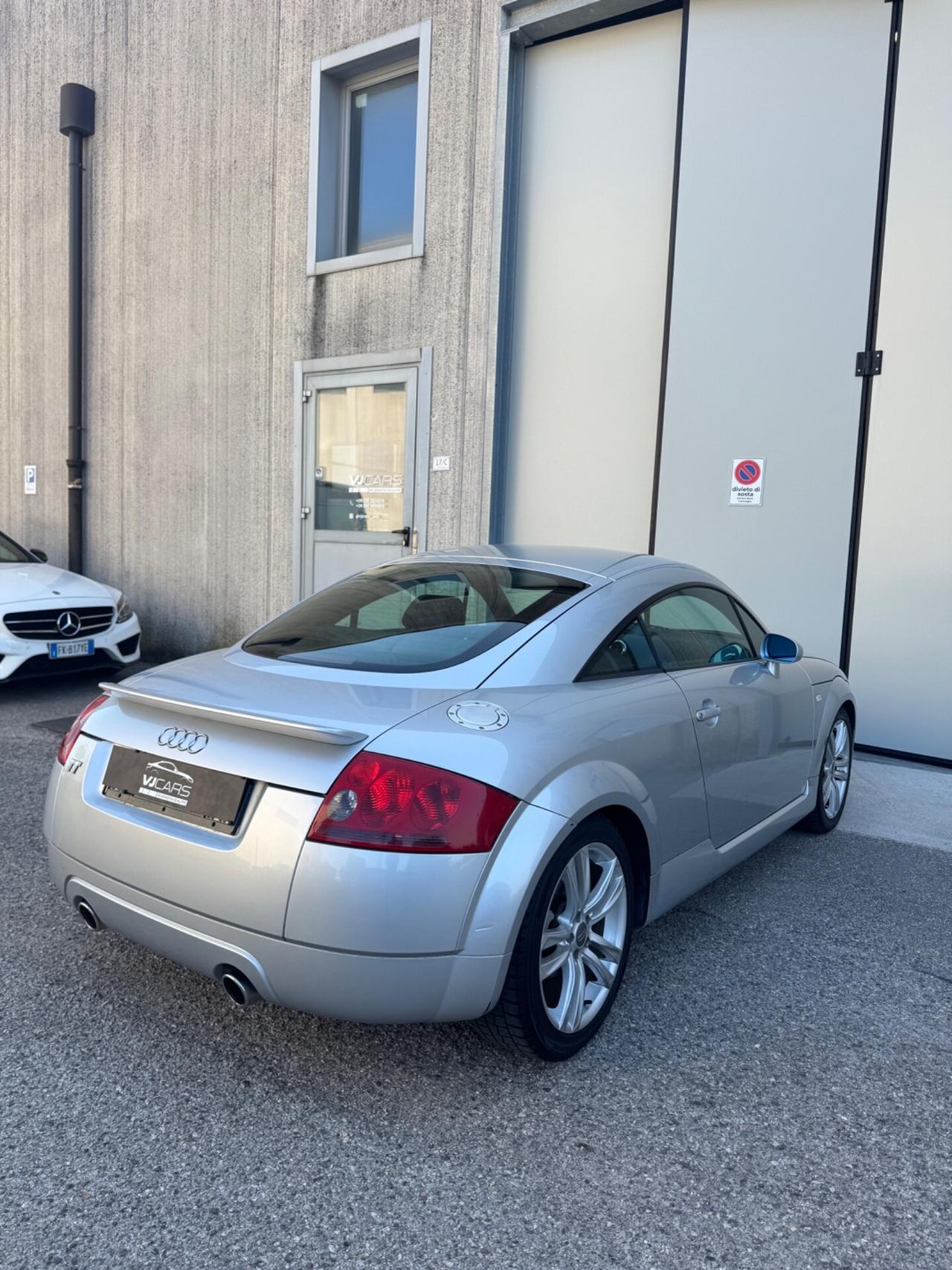 Audi TT Coupé 1.8 225 CV quattro