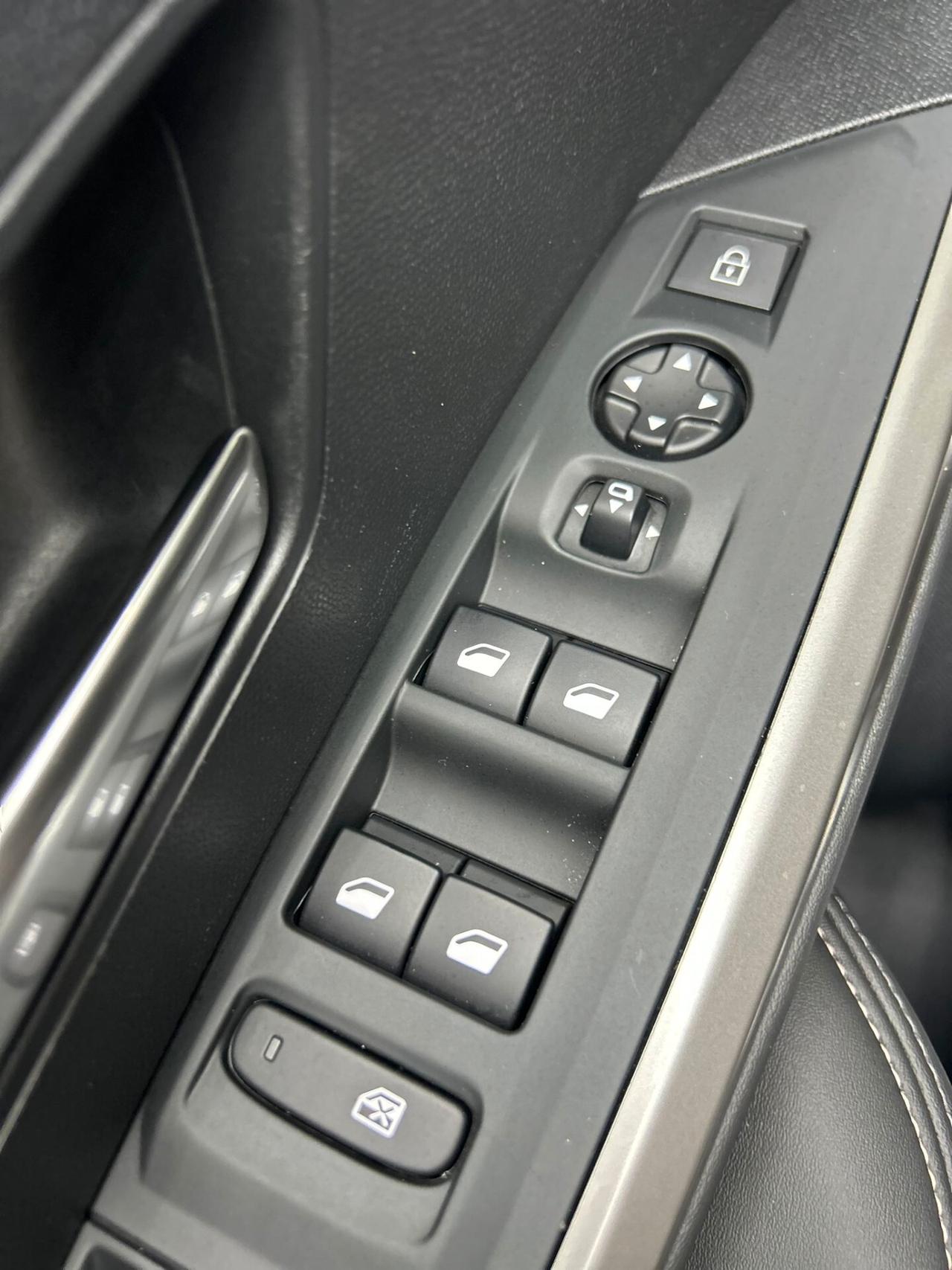 Peugeot 3008 1.2 benzina Hybrid 136 e-DCS6 Allure